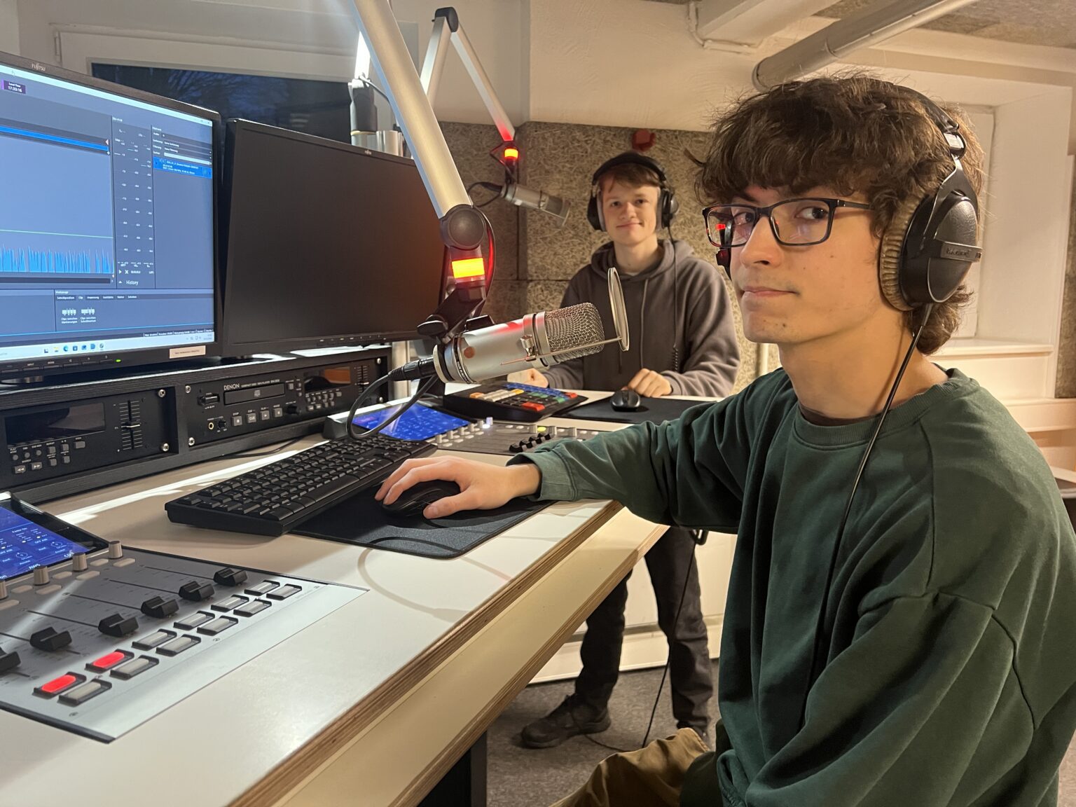 Karlo und Yannick im Studio des OK Westküste