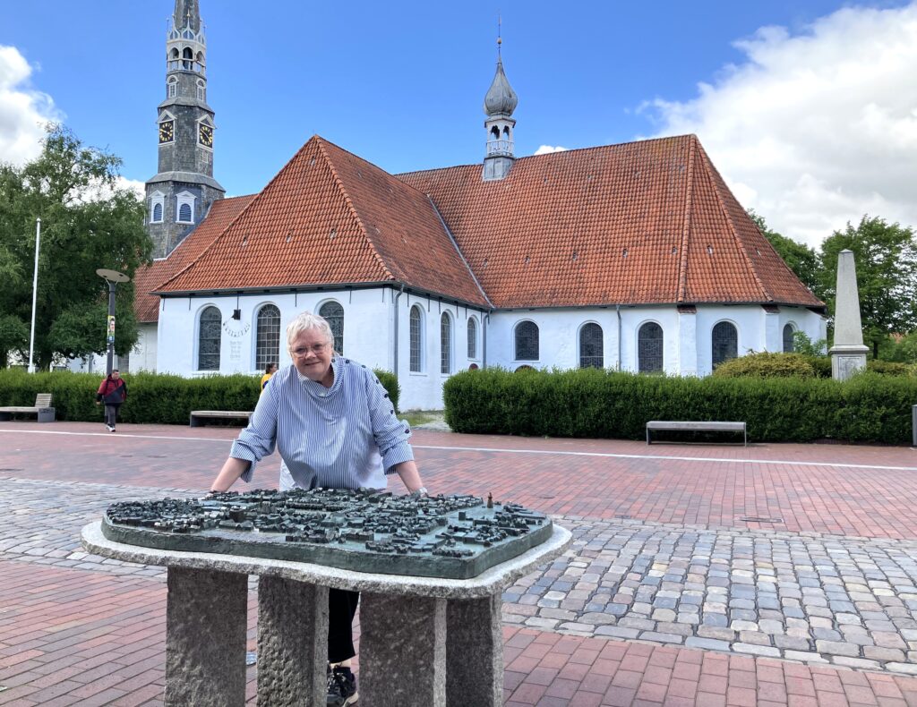 Kyra Daniel vom Stadtmarketing-Team kennt sich aus mit den verschiedensten Themen rund um die Heider Kreisstadt.